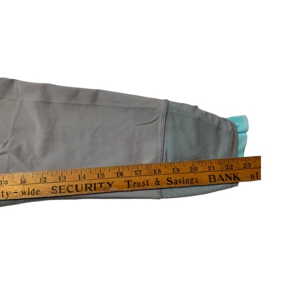 Gray Lululemon leggings - Picture 9 of 9